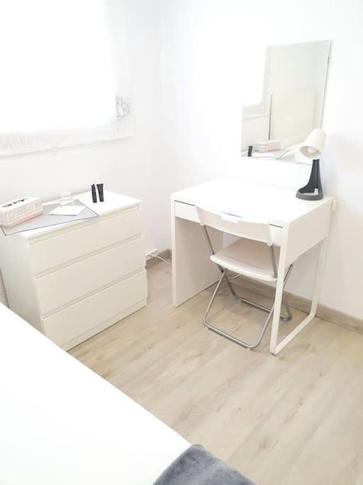 Habitaciones Bonitas Y Comodas Оспиталет де Лобрегат Екстериор снимка