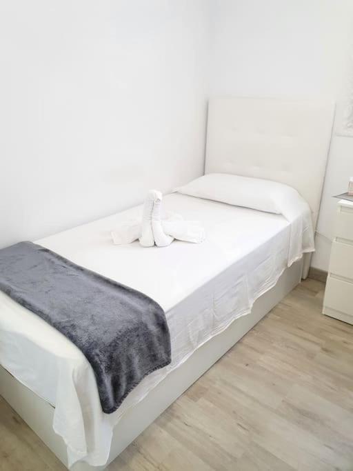 Habitaciones Bonitas Y Comodas Оспиталет де Лобрегат Екстериор снимка