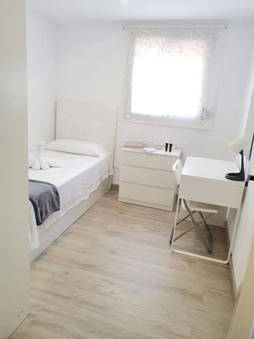 Habitaciones Bonitas Y Comodas Оспиталет де Лобрегат Екстериор снимка