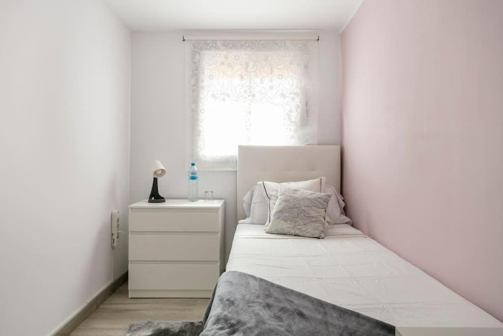 Habitaciones Bonitas Y Comodas Оспиталет де Лобрегат Екстериор снимка